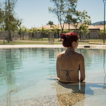 camping-montaña-piscina